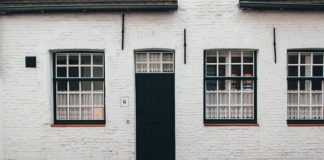 Co powinno znajdować się w pobliżu placu zabaw?