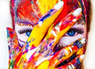 Obecnie bardzo wielu ludzi nagradza siebie zakupami