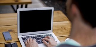 Praca przez internet ankiety