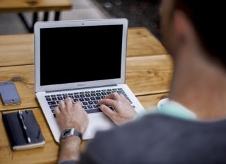 Praca przez internet ankiety