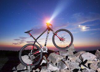 Latarki rowerowe i samochodowe