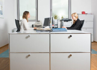 W jakim zakresie zlecać obsługę kadr