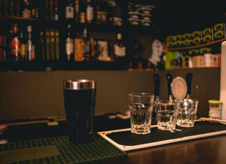 Ciekawe pomysły na prezent dla każdego pasjonata barmaństwa