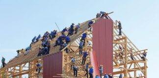 Jak wykorzystać materiały budowlane do poprawy efektywności energetycznej domu?