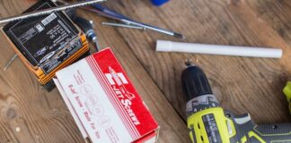 Jakie narzędzia wykorzystywane są w budownictwie przemysłowym