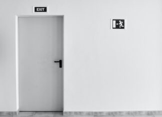 Jakie narzędzia i materiały są potrzebne do montażu i wykańczania płyt gipsowo-kartonowych?