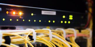 Jak router wybiera najlepsza trasę?