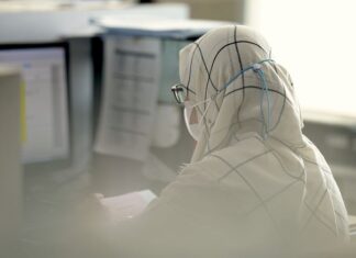 Jak dodać administratora do strony na Facebooku?