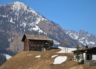 Jak najlepiej wyciszyć komorę silnika?