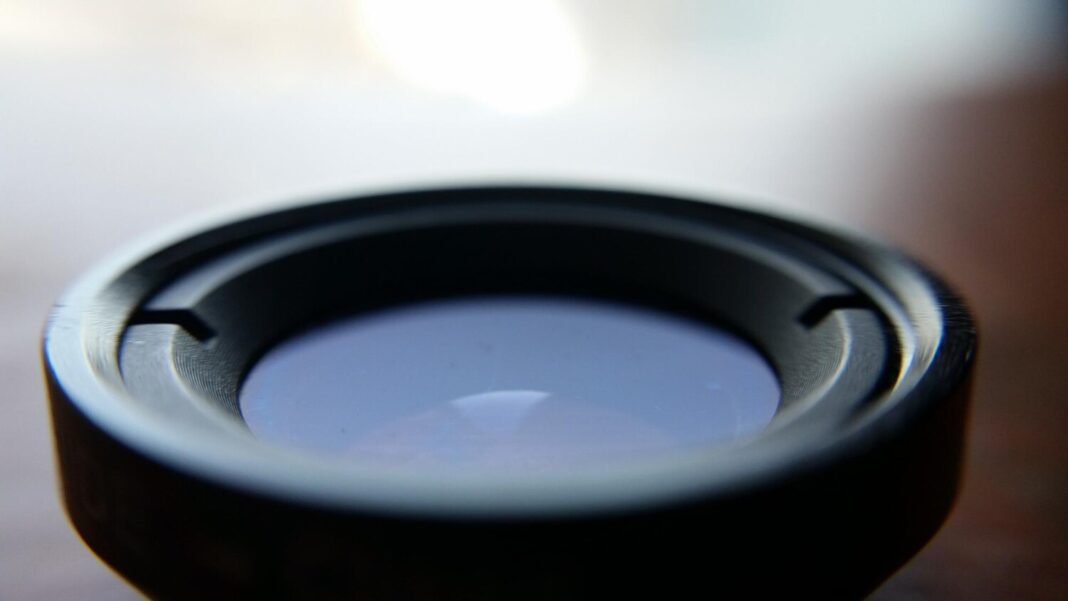 Obiektywy stałoogniskowe vs. zoom